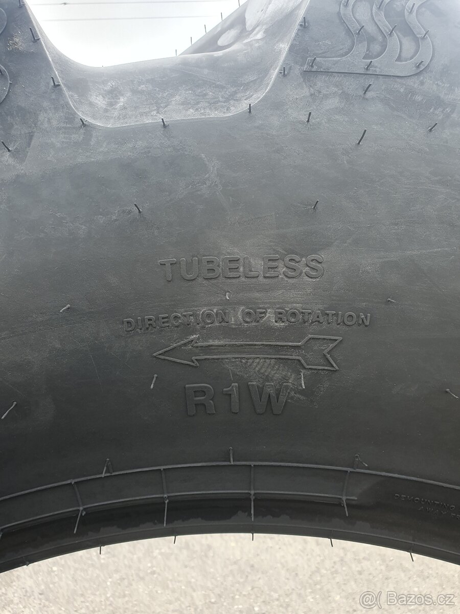 Pneu BKT 650 / 65 R42 - 16