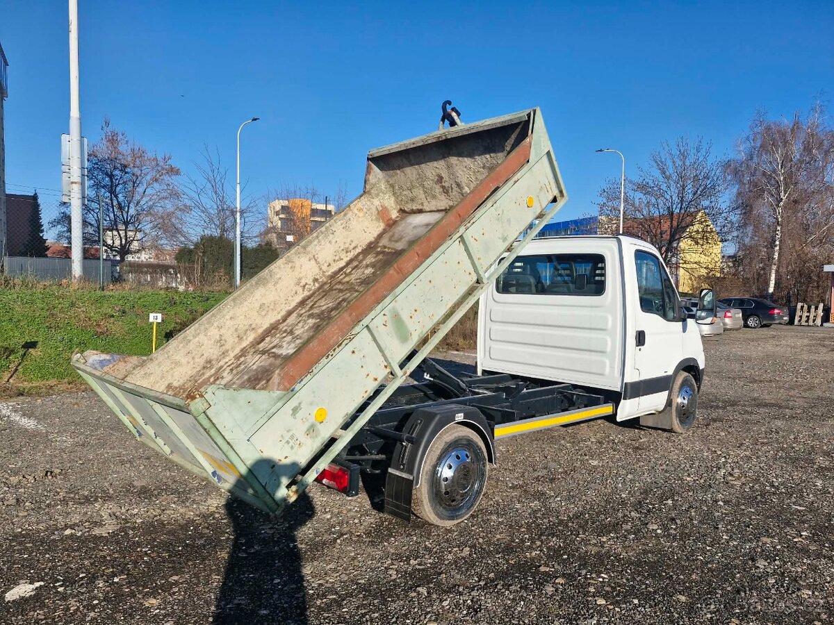 Kontejner Iveco do 3,5 t najeto - 340.000 km - 16