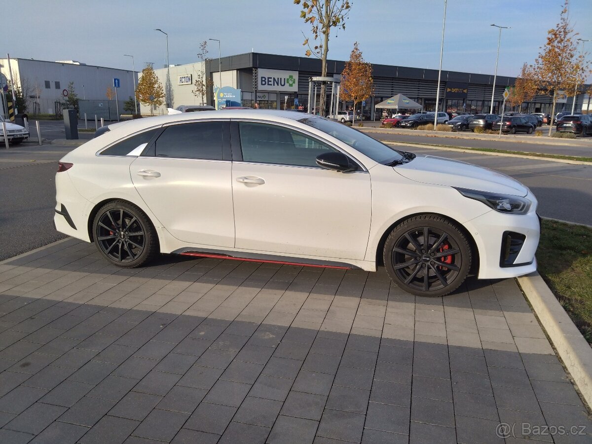 Kia ProCeed GT 1.6 T-GDI - 16