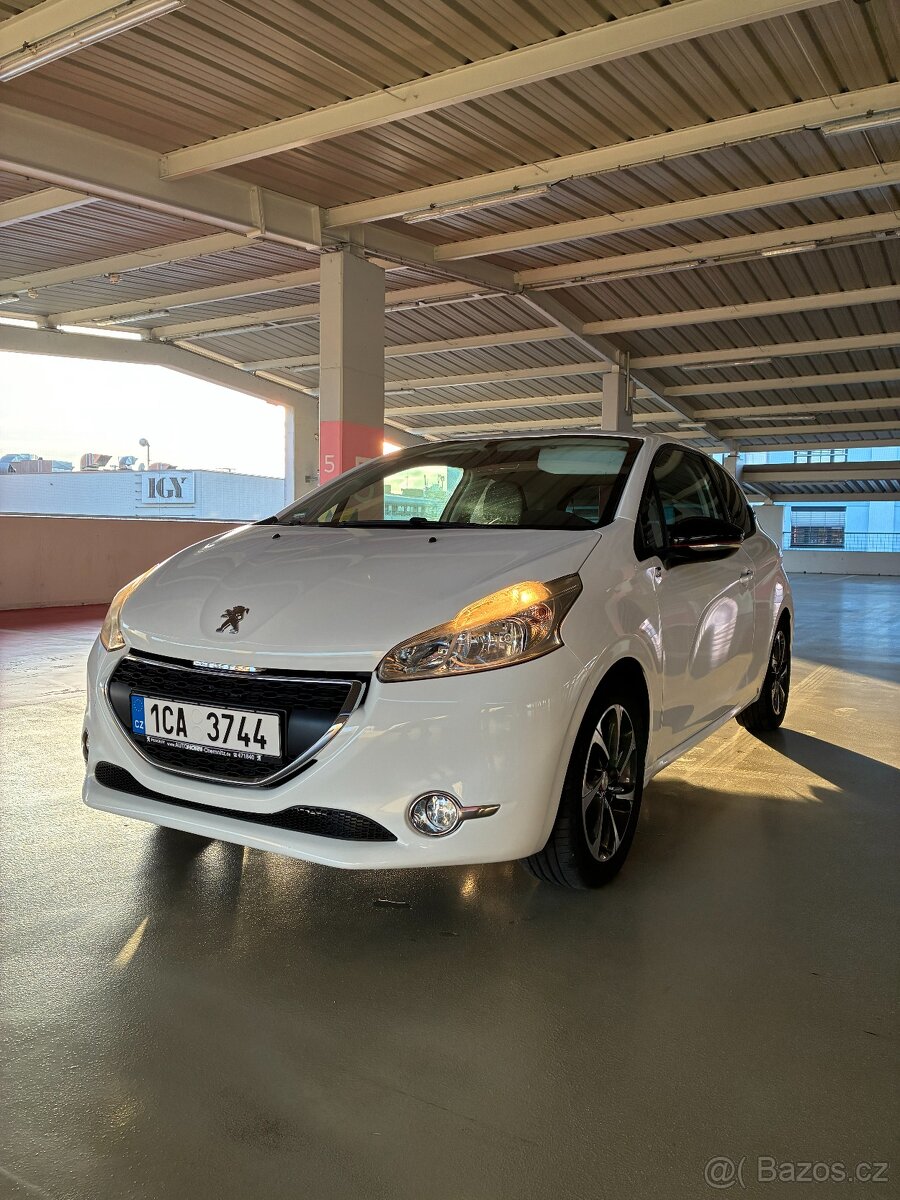 Peugeot 208 - max výbava - 16