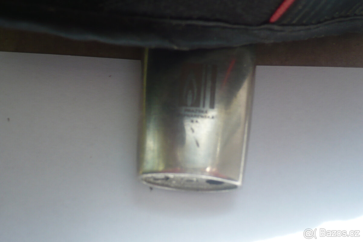 staré plynové zapalovače - 16