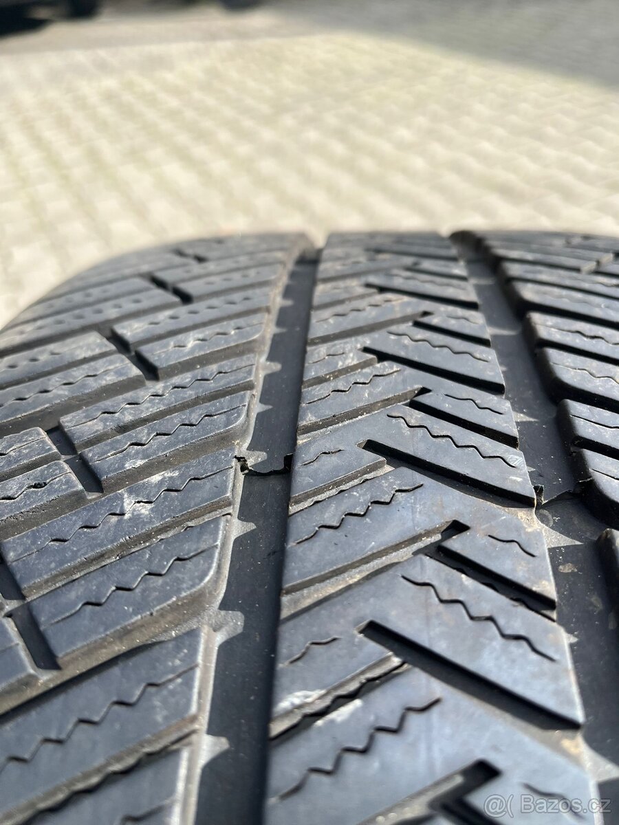 Audi A6 Allroad kola 19" zimní 255/45/19 - 16