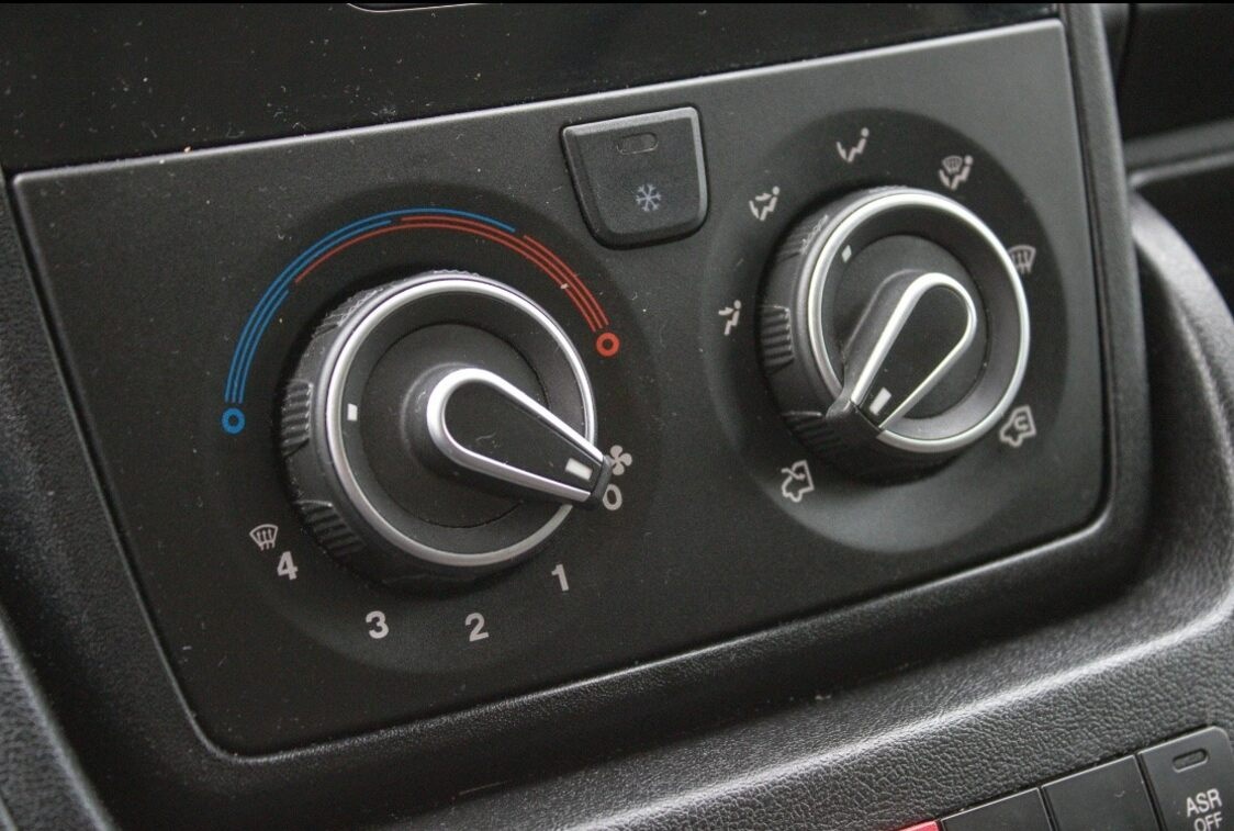 Peugeot Boxer 2.0 BlueHDi • 9-miestny • - 16