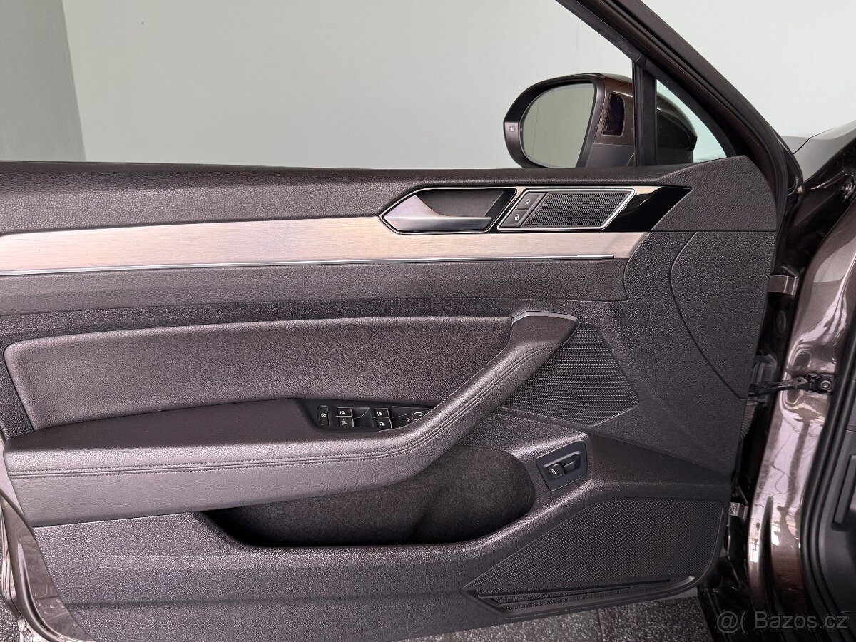 VOLKSWAGEN Passat Variant-2.0TDi-BMT-140kW-DSG-Highline-R17 - 16