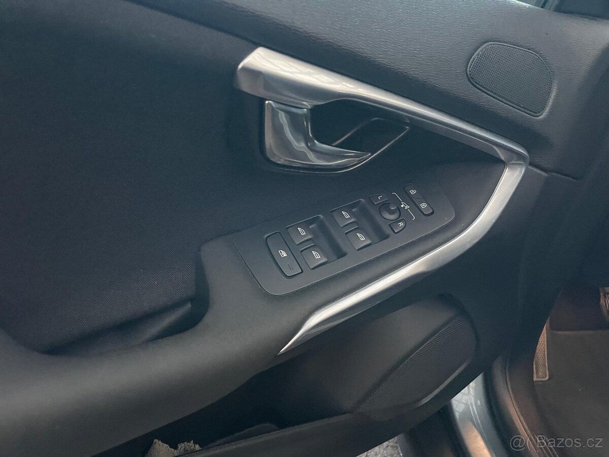 Volvo V40 cross country D2, 2019 - 16