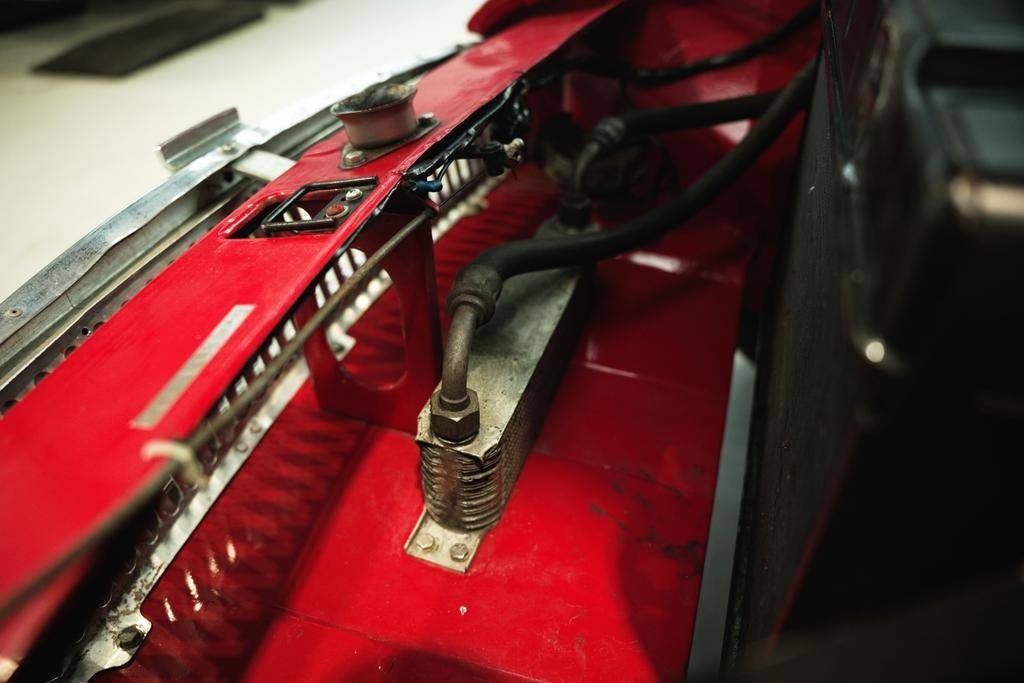 MG B 1.8 z roku 1964 v atraktivní barvě Flame Red - 16