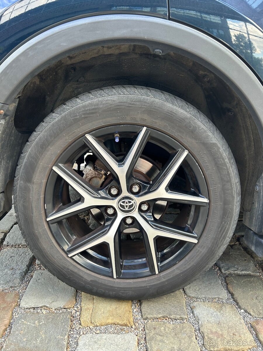 Toyota RAV4 Hybrid - číst celé - 16