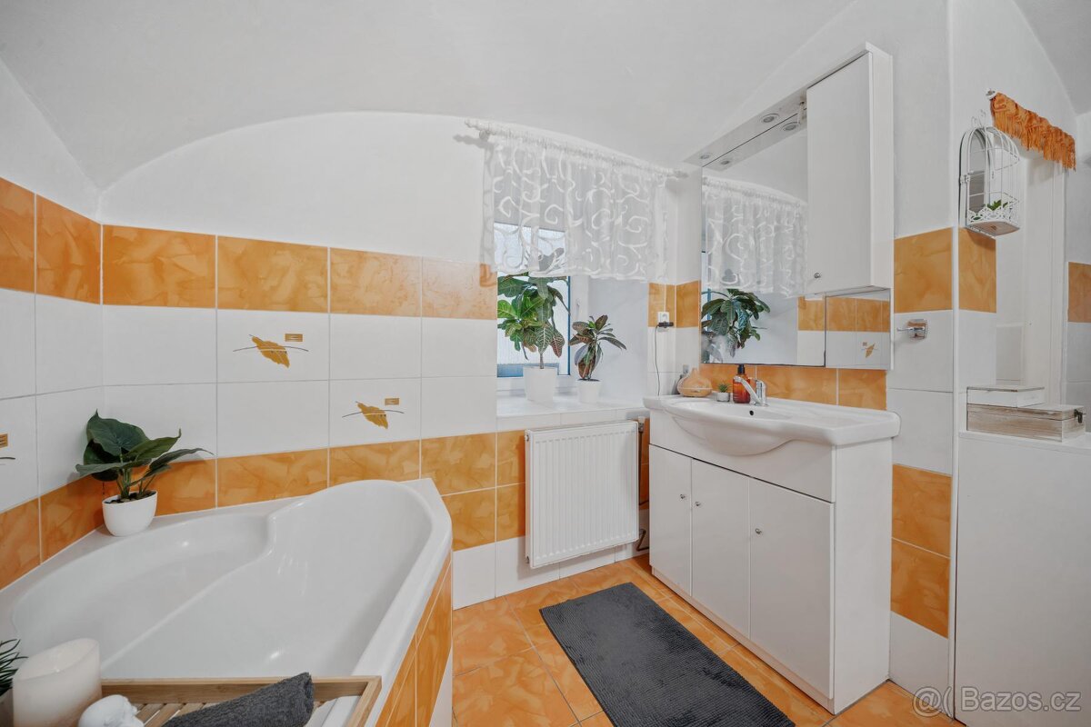 Prodej, rodinný dům, Uhersko - 16