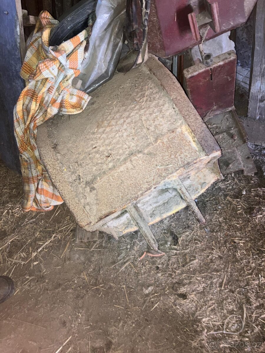 Prodám traktor bagr WARINSKY - 16