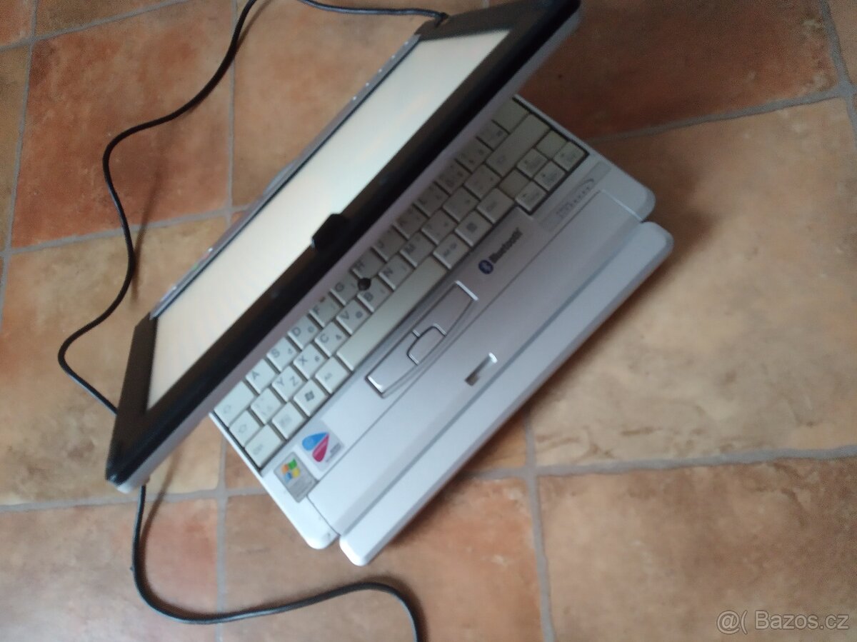 Prodám 2x dotykový mini PC tablet v jednom+led mini dataproj - 16