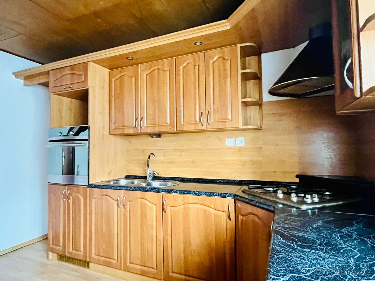 Prodej dvougeneračního domu v Třinci - 16