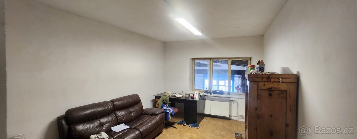 Multifunknční areál - dílny, kanceláře, byty - 16