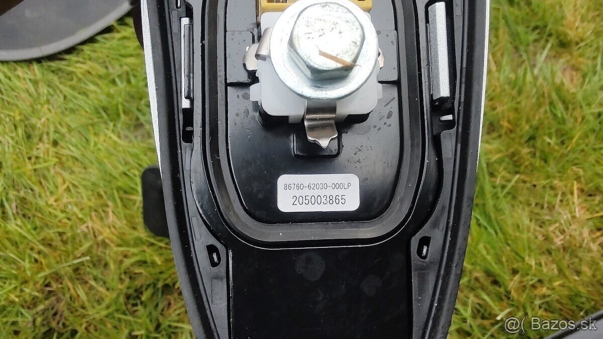 Ruzne veci Toyota, KIA, Mercedes - zrcadlo, listy, absorber - 16