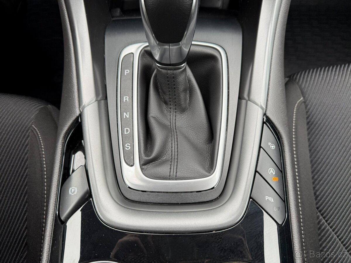 Ford Mondeo 2.0 TDCI 110kW automat 2015 | LED světla, kamera - 16