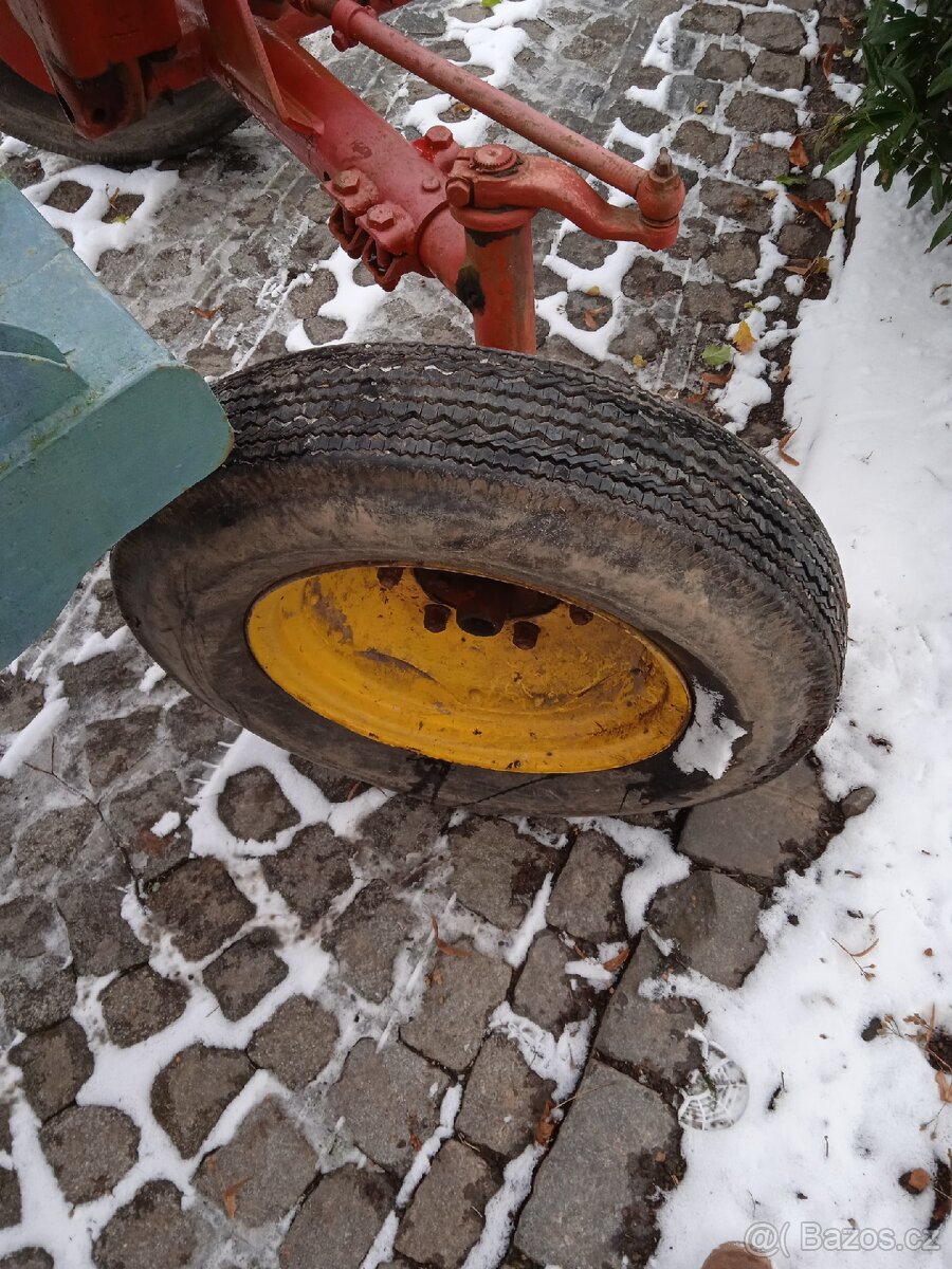 Traktor rs 09 / eres / nosic naradi rs 09 - 16