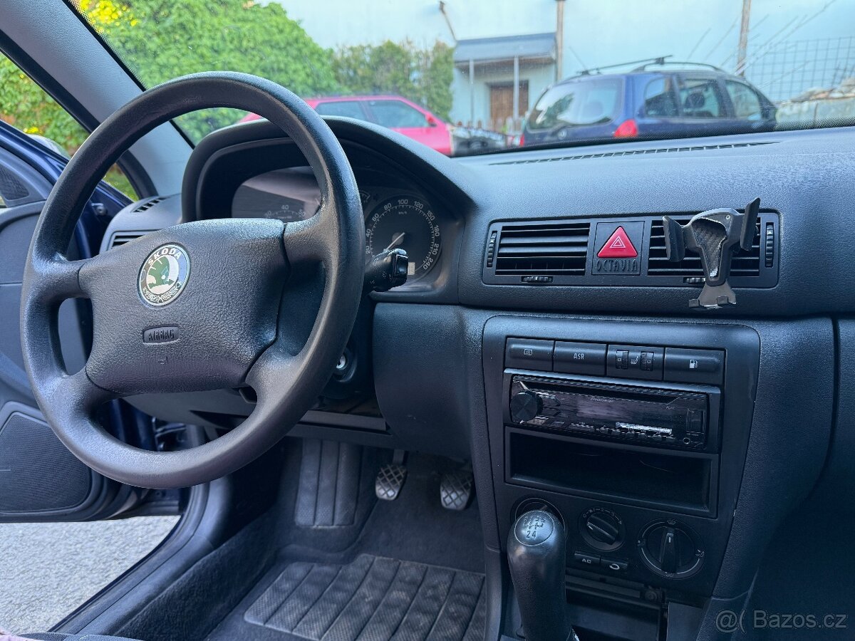 Škoda Octavia 1, 1.6 benzín 74kW - 16