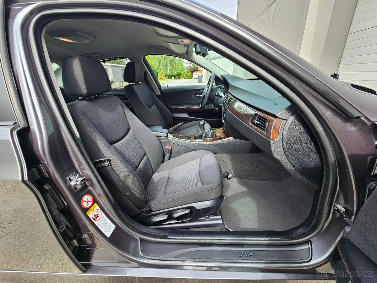 BMW e90 320i 110 kW - 16