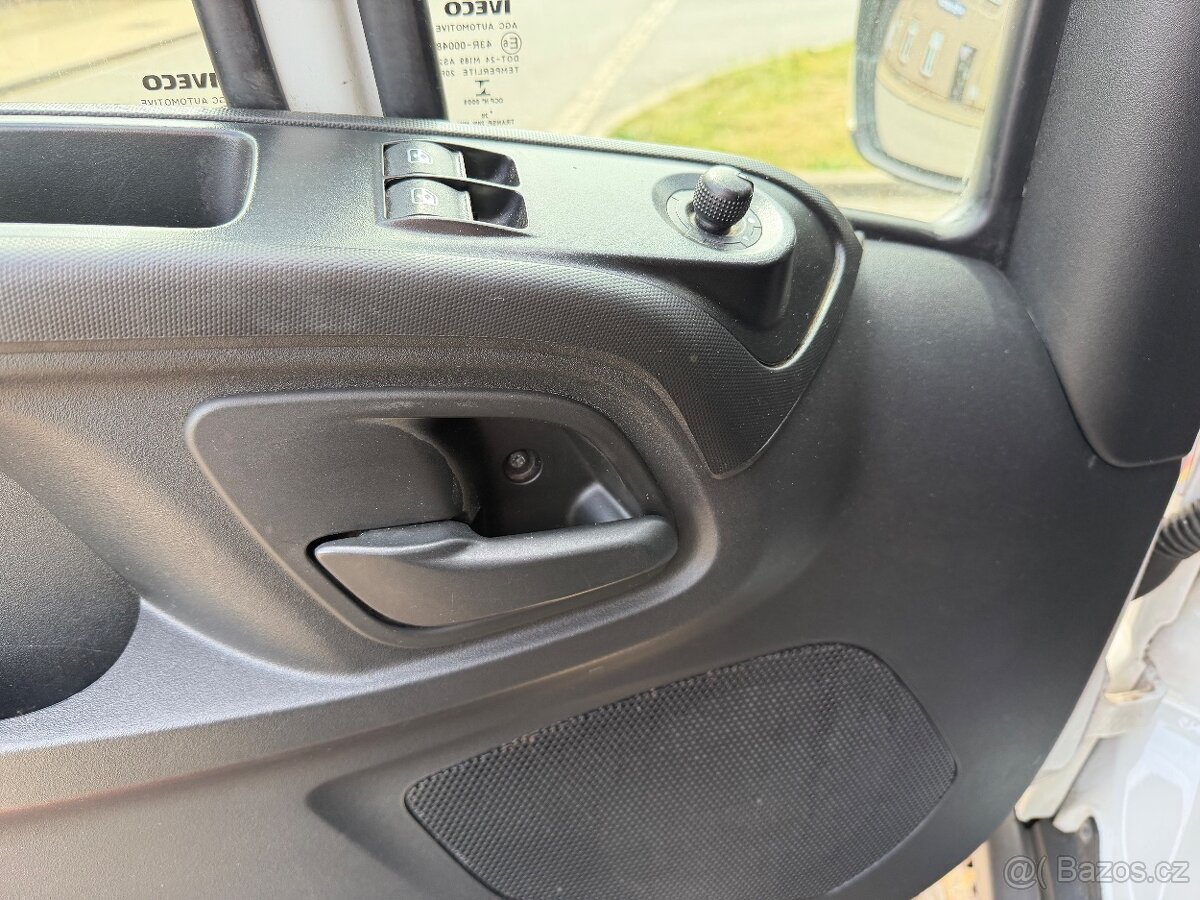 Iveco Daily 35S16 plachta rok 2020 - 16
