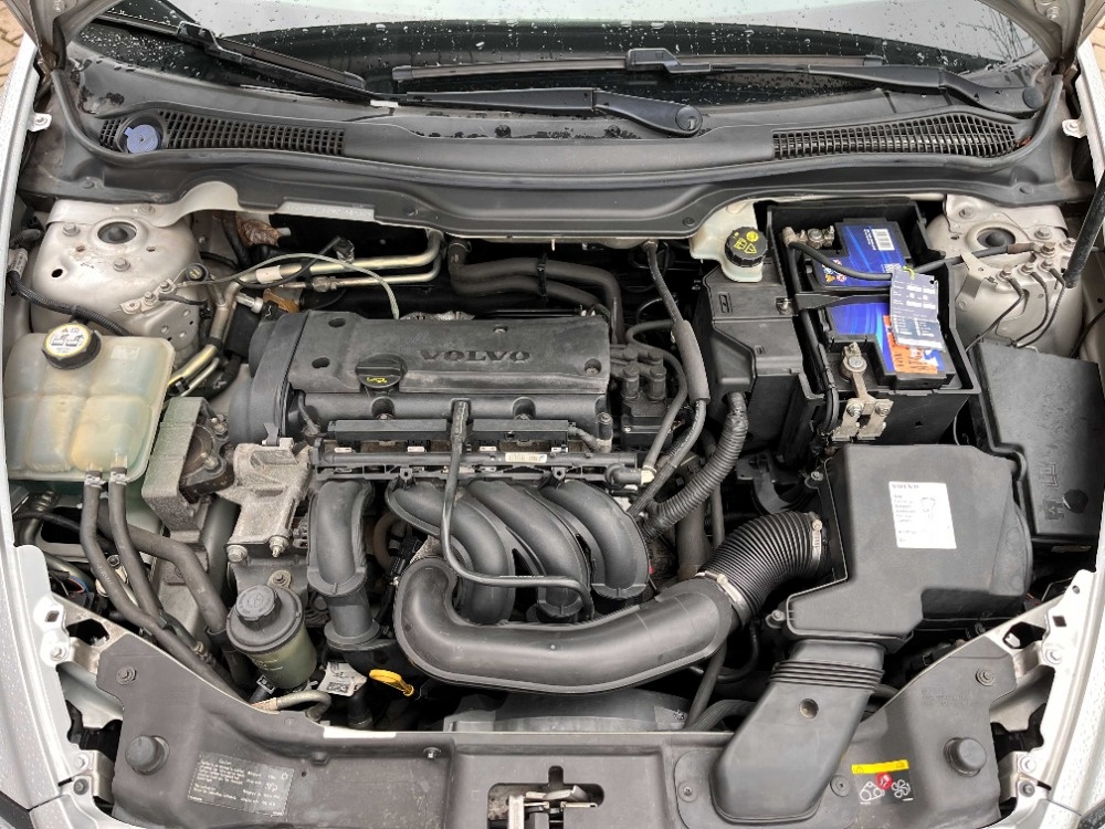 Volvo S40, 1.6 Benzín, nová STK, TZ - 16