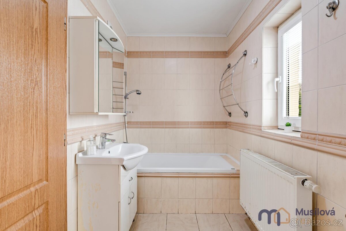 Prodej rodinného domu 126 m2 a zahradou 1344 m2 - 16