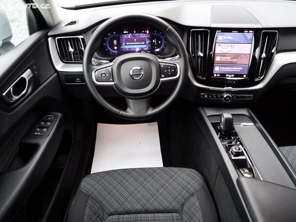 Volvo XC60 B4 2.0D 145KW A/T AWD CORE CAM DPH - 16