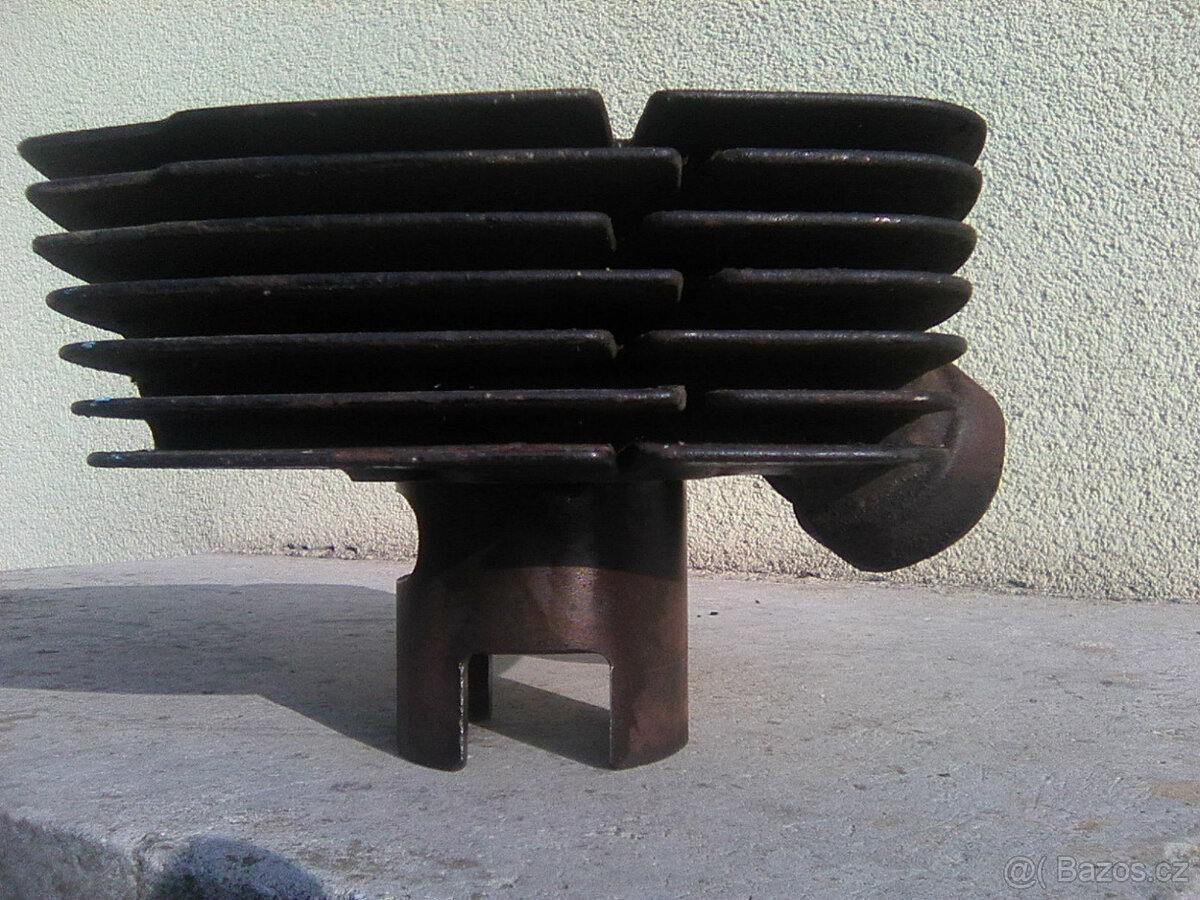 čz 125/175 476/477/486/487-podsedlové plechy,stojan,kryt zap - 16