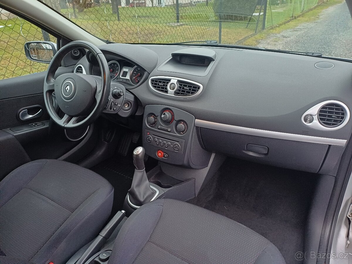 Renault Clio FACELIFT 1.6 16V 135396km. - 16