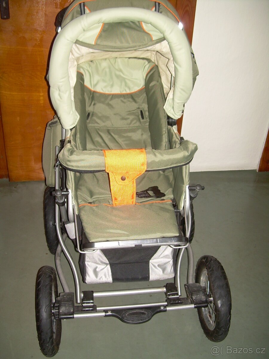 fusak, houpačka pokojová, vanička, schůdek, kočár - 16