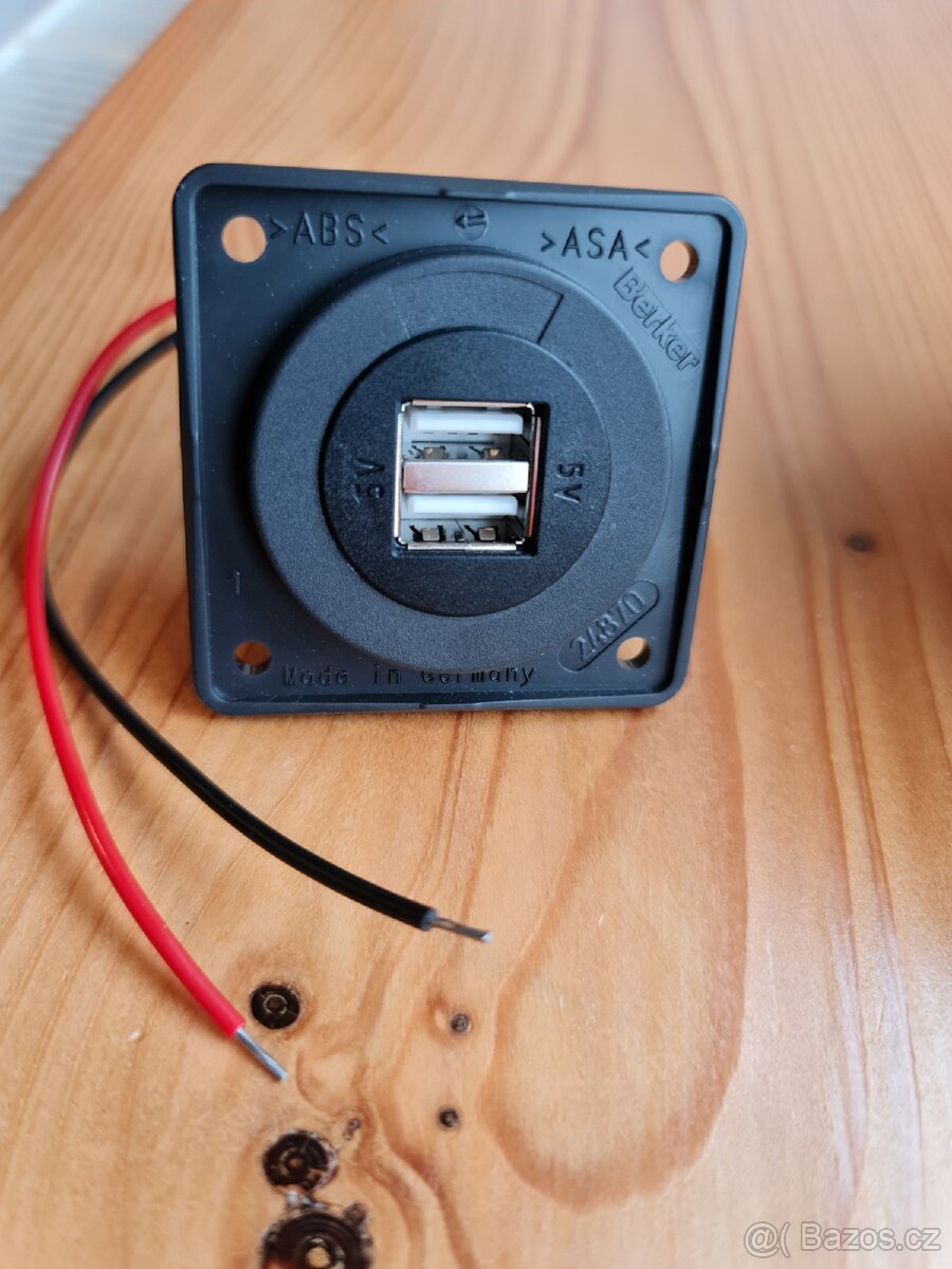 Zásuvky Berker Integro NOVÉ - 16