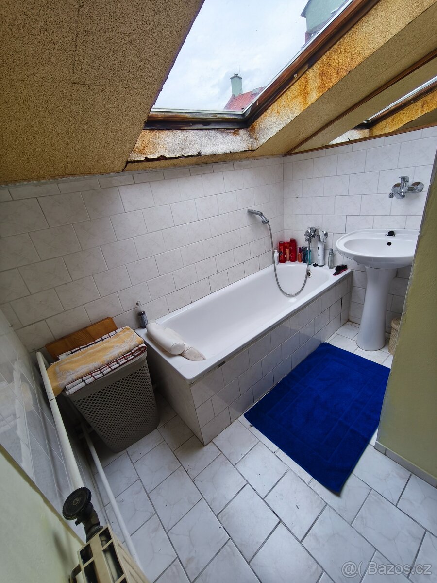 Rodinný dům 4+1 s garáží, terasou a zahradou – Lipník n. B. - 16