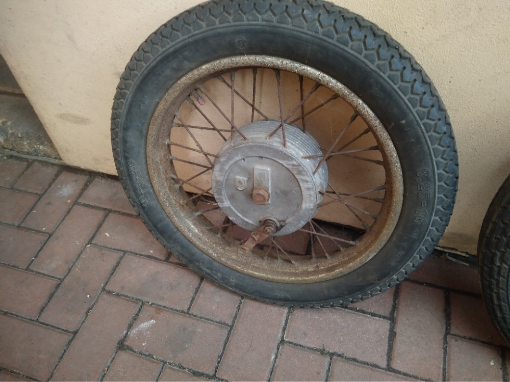 JAWA kompletní kola 16“ (3 ks) originál i původní stav - 16