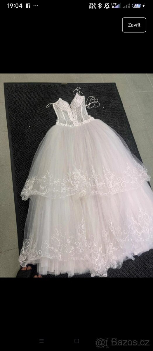 Veliký výprodej svatebních šatů - 16