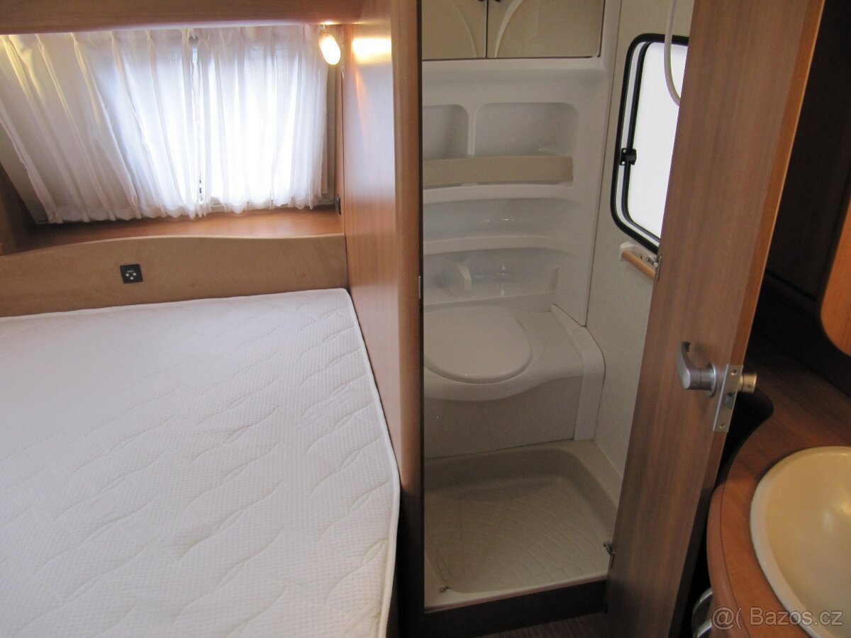 Prodám karavan Hobby 500 kmfe,r.v2009 + mover + markýza - 16