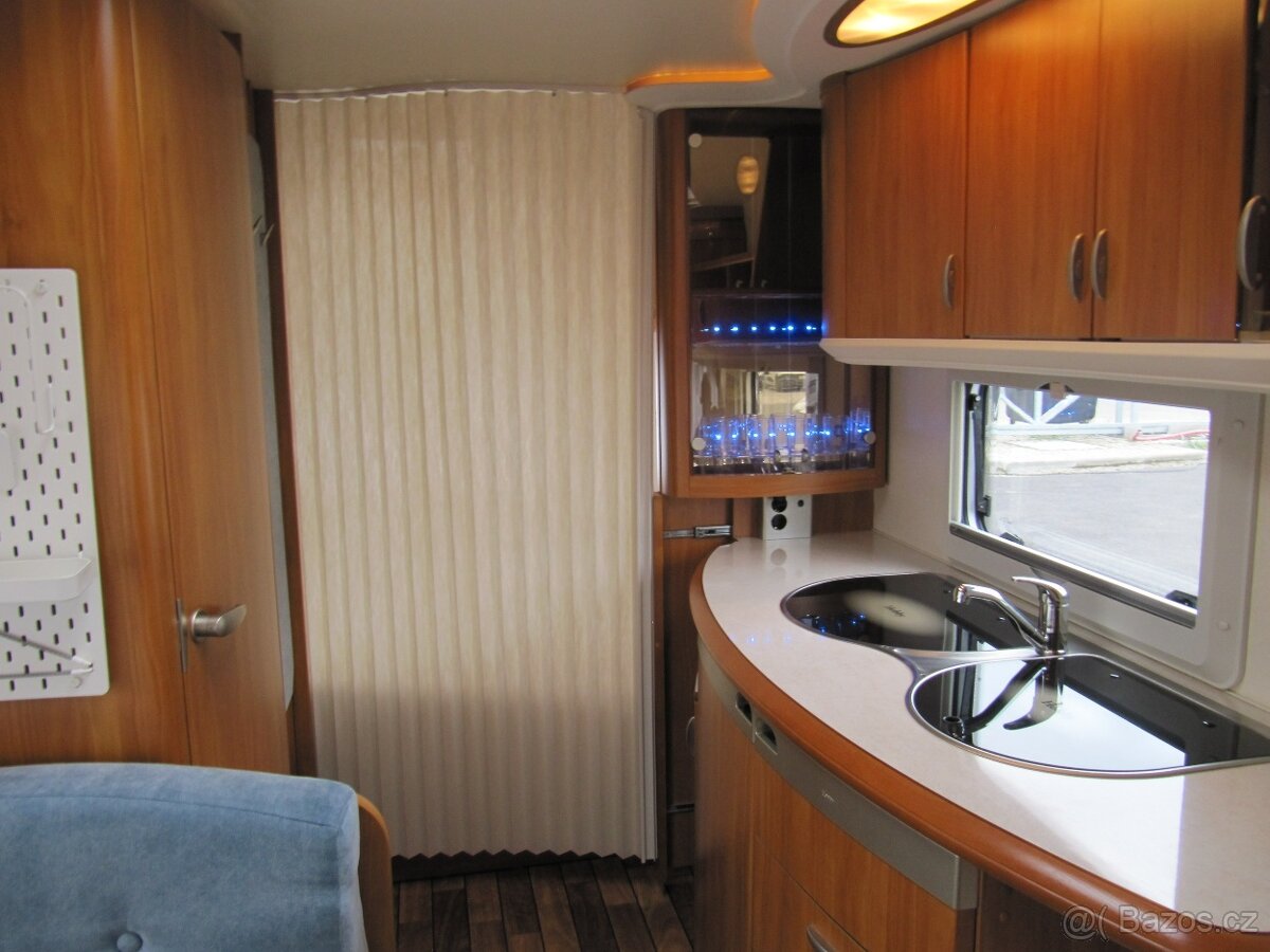 Prodám karavan Hobby 440 sf,r.v.2008 + mover + předstan. - 16