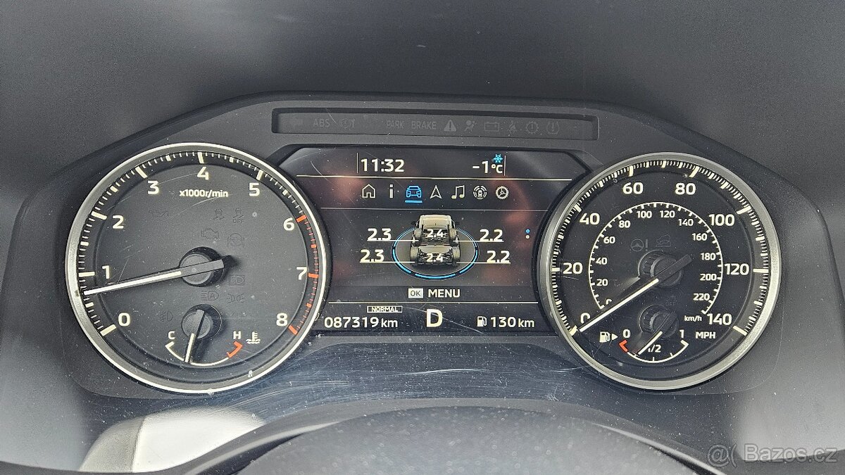 Outlander 2,4i Intense 7-míst. - 16