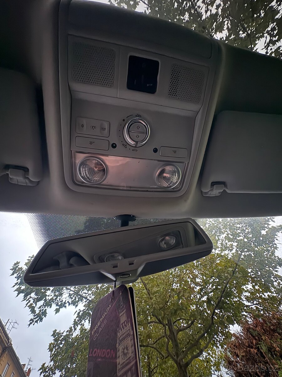 VW golf 6 variant 2.0 tdi - 16