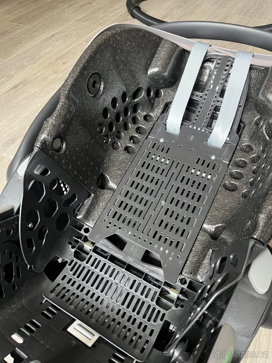 Autosedačka V ZÁRUCE Cybex Cloud G i-size vč. báze - 16