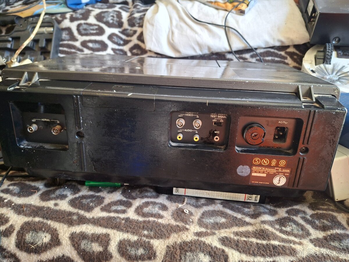 Sony Betamax SL-8000E - 16