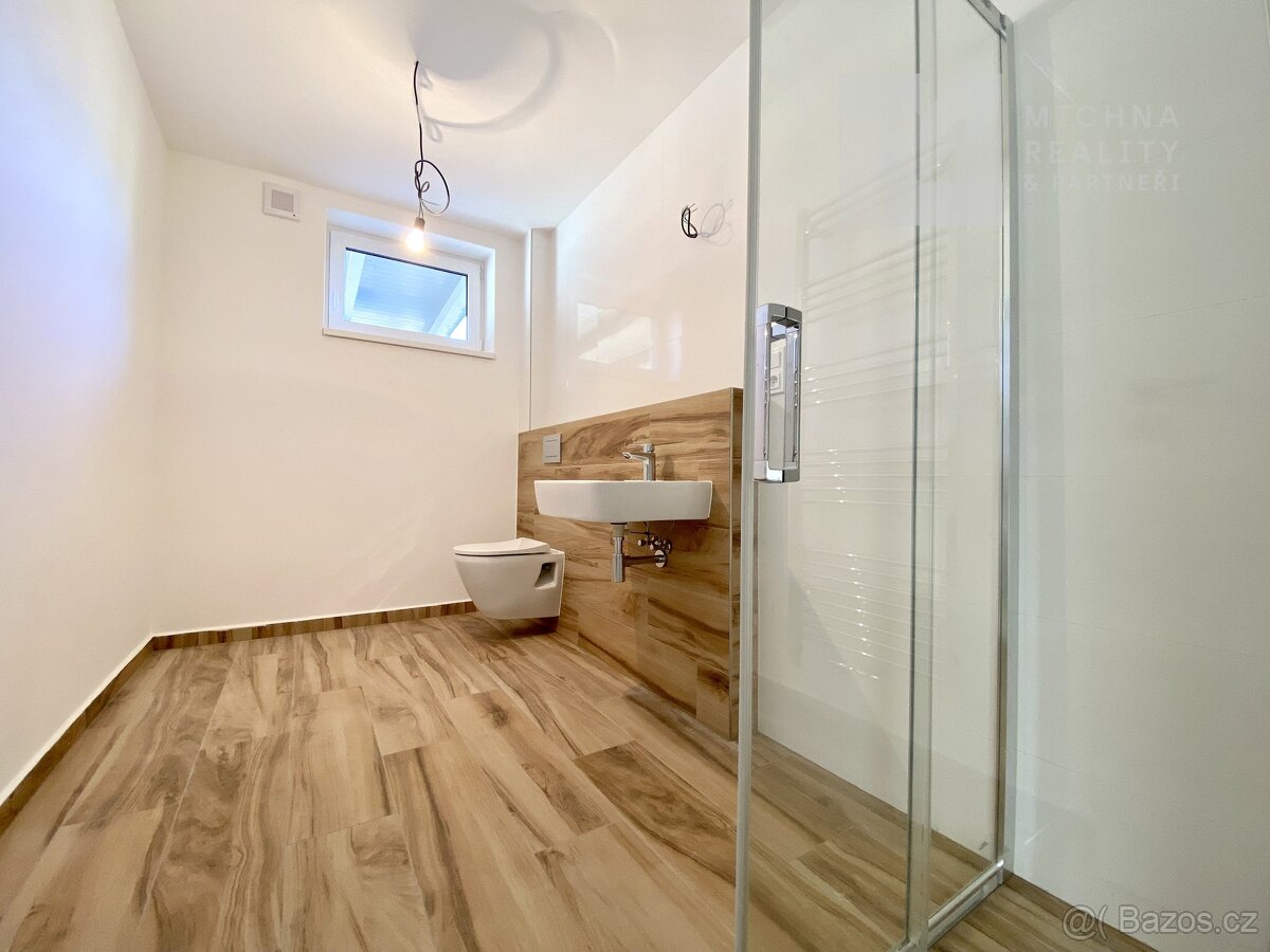 Prodej rodinného domu 5+kk, 165 m², Pozemek 451 m², Garáž - 16