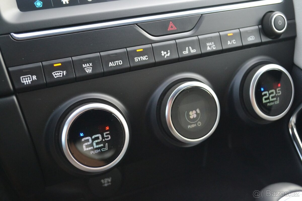 Jaguar E-Pace P200 R-Dynamic AWD Meridian - 16