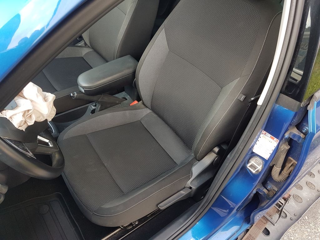 Škoda Rapid Spaceback modrý, 1,2 TSi 77 kW - ND z vozu - 16