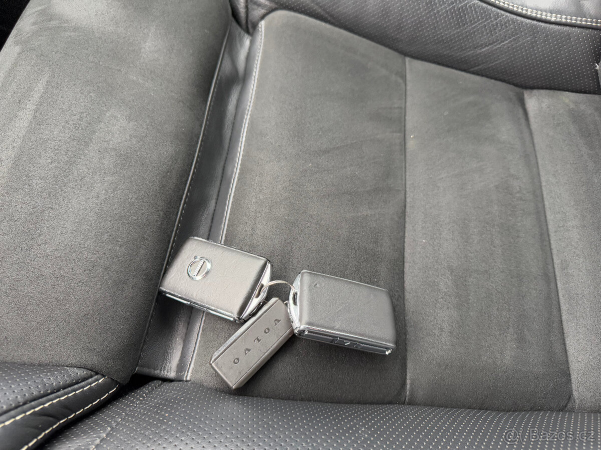 Volvo XC90 2.0d 173kw R-Design AWD A/T 12/2020 DPH - 16