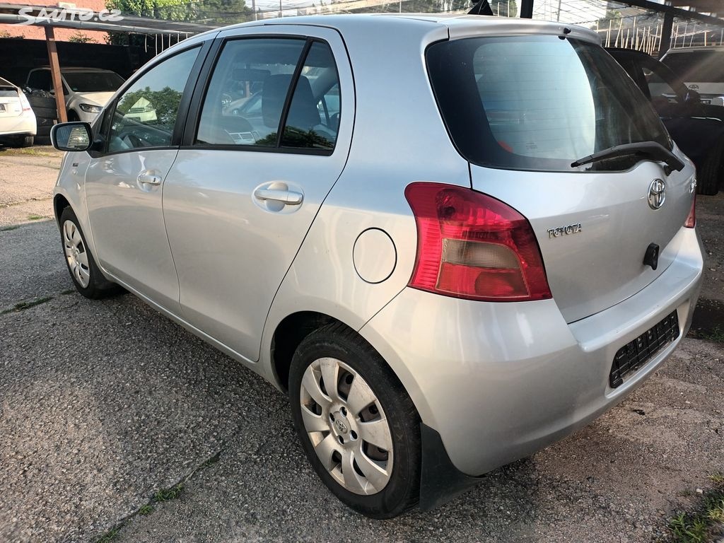 Toyota Yaris, 1.3VVT-I 63KW servisovaný - 16