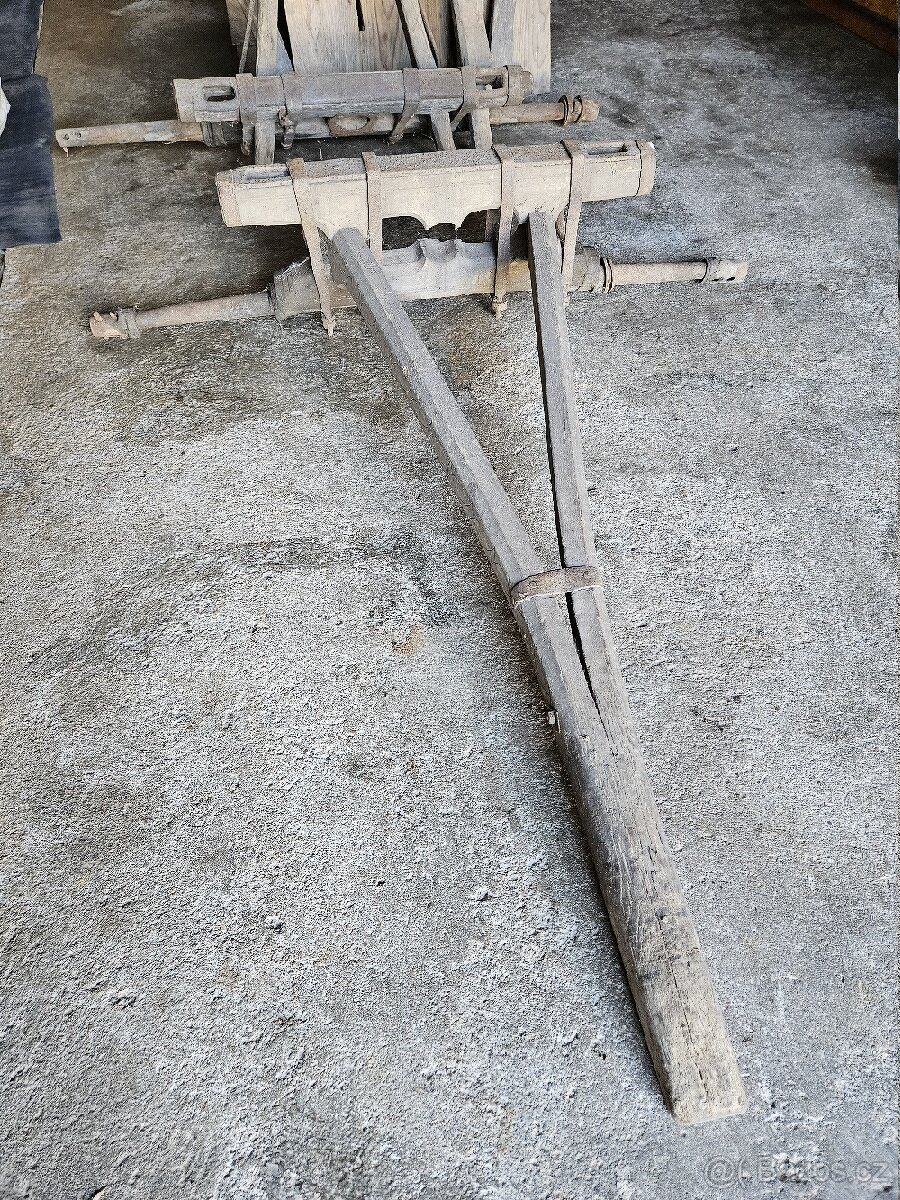 Části historického vozu - starý žebřiňák - 16