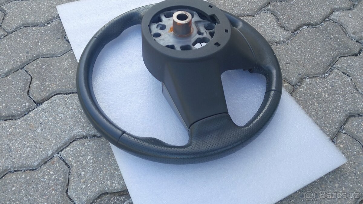 Nissan Pathfinder R51 – Volant - 16