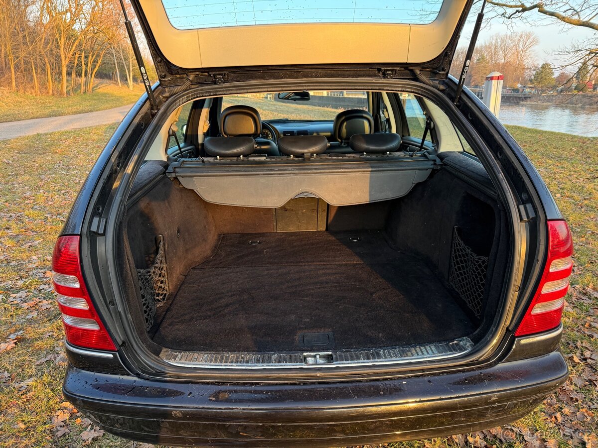 Mercedes-Benz W203 - 16