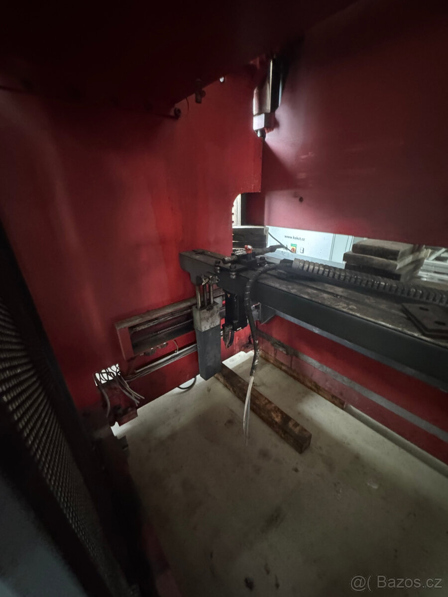 Ohraňovací lis HOL 160/3150 - 16