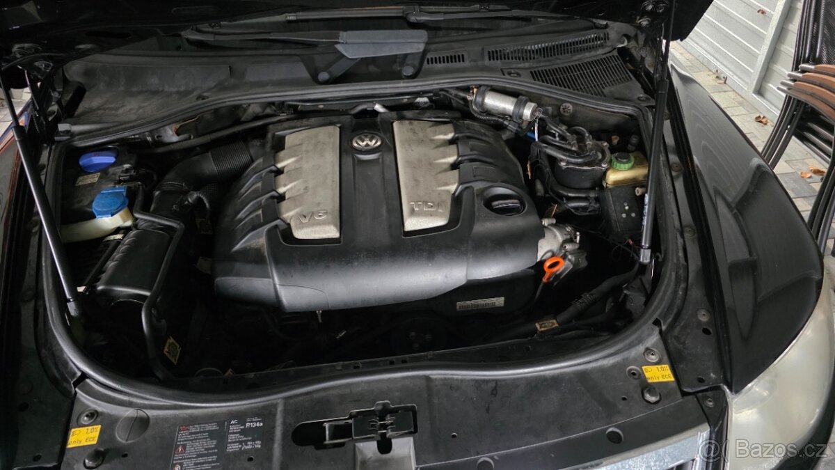 Volkswagen Touareg 3,0 TDI 176 kW 4x4 automat rv2008 - 16