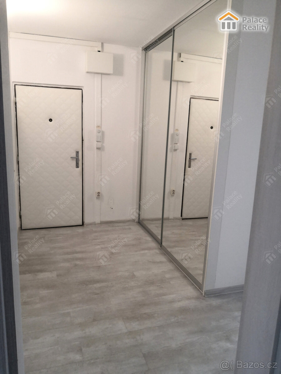 Pronájem moderního bytu 3+1 s lodžií v Jičíně - 16