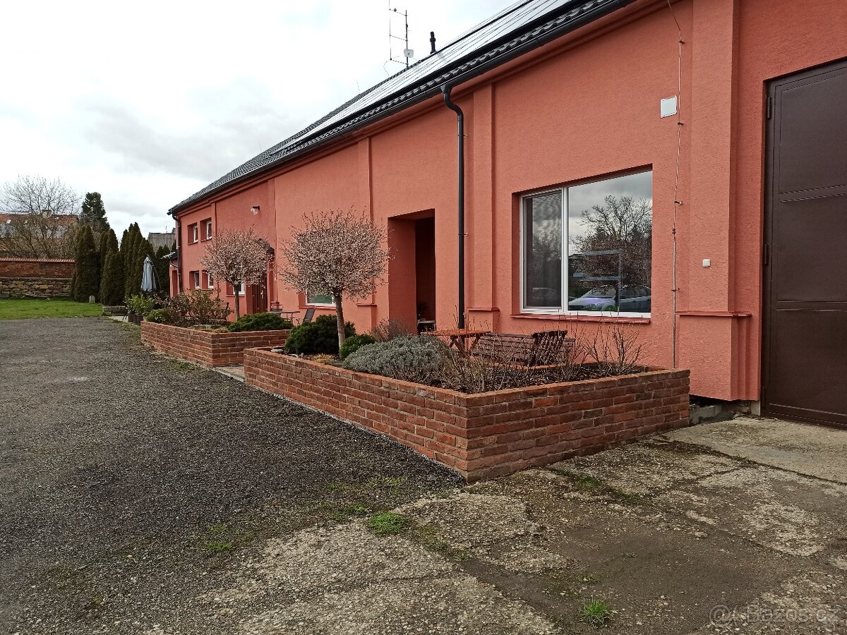 Pronájem velkého bytu 1+kk - 16